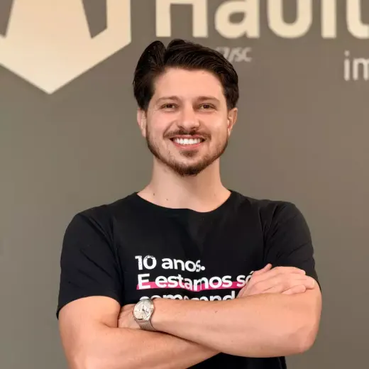 Bernardo Justino, Estagiário