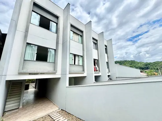 Sobrado Geminado no Velha Central