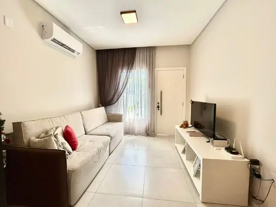 Sobrado Geminado no Velha